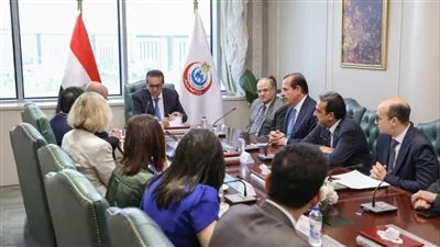 وزير الصحة يلتقي وفد منظمة الصحة العالمية استعدادًا لتجديد الاعتماد الدولي للهيئة المصرية للدواء
