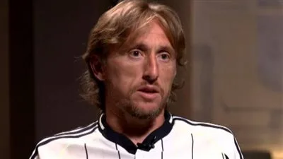 تفاصيل اتفاق لوكا مودريتش بعد انتقاله إلى العملاق الإيطالي