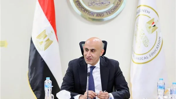 التعليم المجاني حق دستوري محفوظ لجميع الطلاب ولا توجد نية للتقليص منه