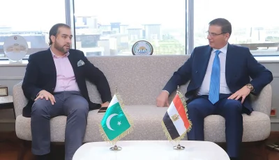 علاء فاروق يناقش مع وزير الزراعة في إقليم بنجاب الباكستاني سبل تعزيز التعاون الزراعي وتبادل الخبرات.