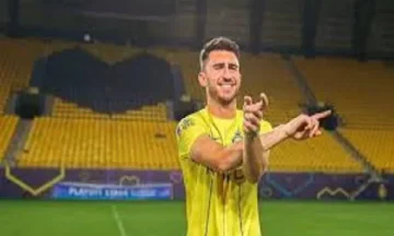 بلباو يبدأ محادثات لضم لابورت من النصر