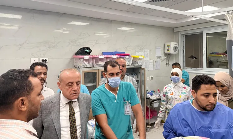 كيف ردّ محافظ الأقصر على وفاة وإصابة 22 شخصًا بحادث الطريق؟