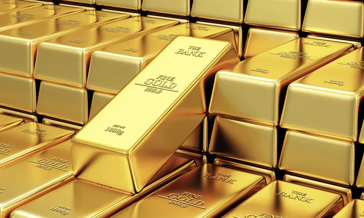 كيف يكسر الذهب الأرقام القياسية ويقترب من 4000 دولار؟