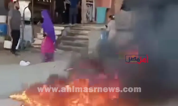 كيف أضرم صاحب محل بلا رحمة النار في بضاعة سيدة بالفيوم