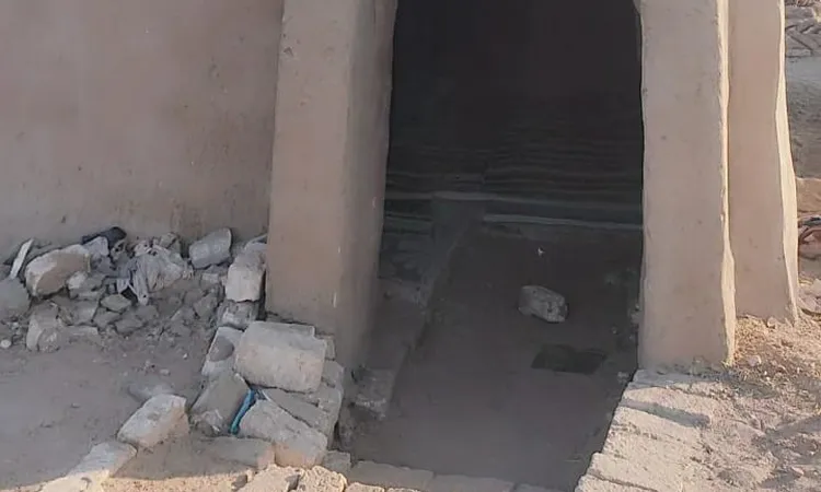 كيف تتجلى غرائب العادات في زيارة قبور الجمعة بقنا؟