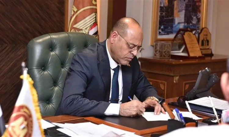 <p><strong>كيف يساهم القانون الجديد في إنهاء فوضى الاستقالات؟</strong></p>