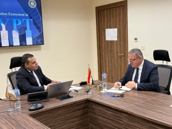 هل يمكن أن يحقق التعاون الصناعي بين مصر وتركيا فرصًا جديدة؟ اجتماع مثير بين التمثيل التجاري المصري وجمعية إسطنبول لمصدّري المنسوجات لاستكشاف إمكانيات التكامل الصناعي!