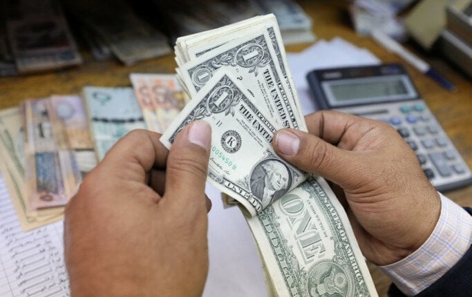 هل سجل سعر الدولار في بنك مصر والأهلي 47.51 جنيه؟ اكتشف التفاصيل!