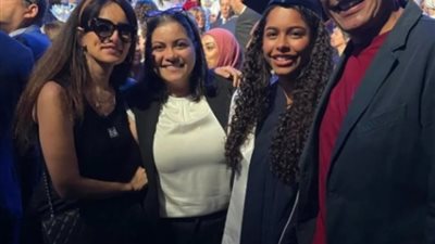 غياب والدتها.. مريم ابنة شيرين عبد الوهاب تحتفل بتخرجها من المدرسة برفقه والدها وزينة| صور