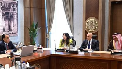 رئيس الوزراء يلتقي مسئولي شركة “أكوا باور” لمناقشة أطر التعاون في تنفيذ مشروعات تحلية مياه البحر