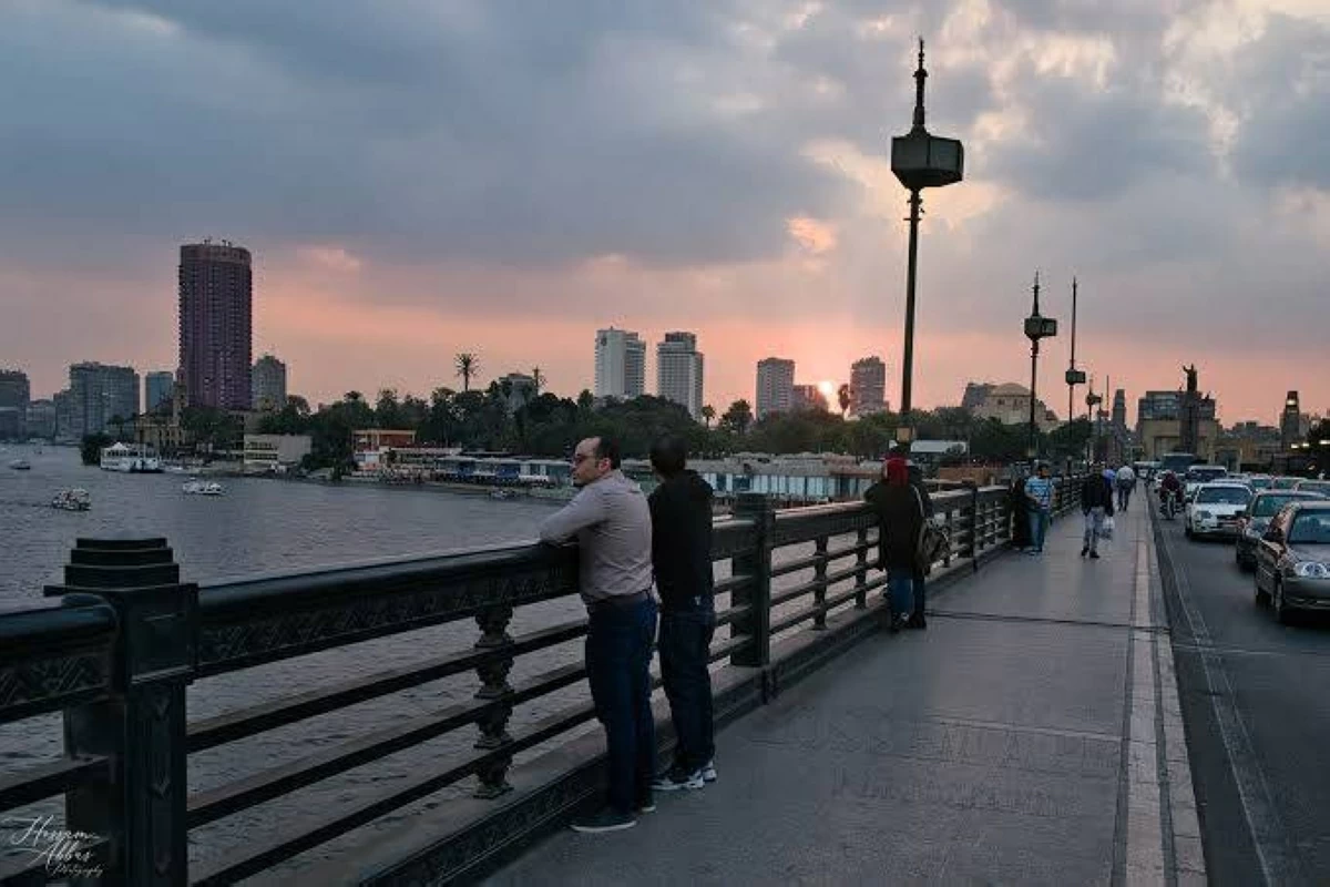 مصر.. سلمت حقيبتها للمارة وأنهت حياتها على كوبري قصر النيل